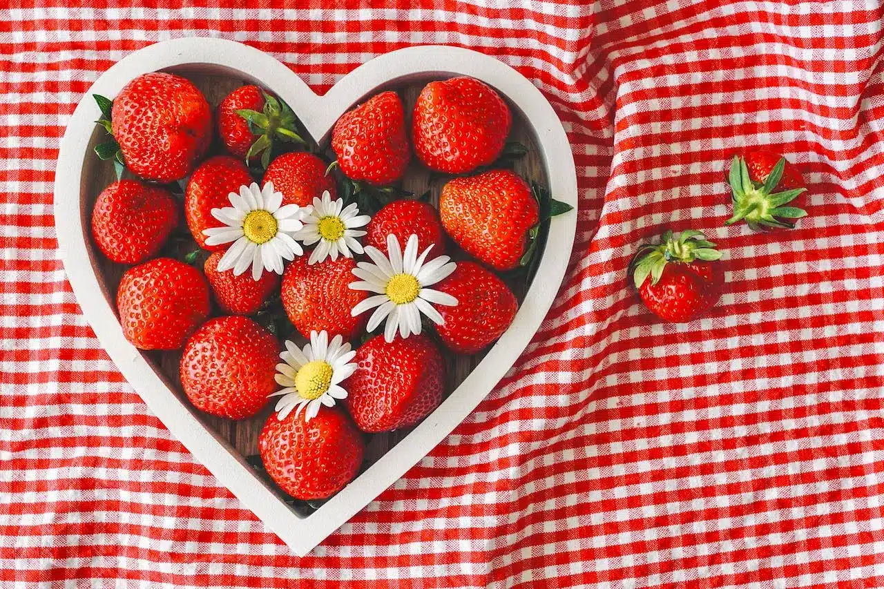 Strawberry display in a heart shaped bowl, The Best Foods For A Healthy Heart And Weight Loss